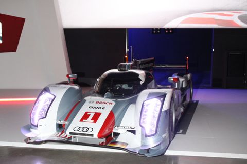 120229_Audi_pres_R18_rijdend